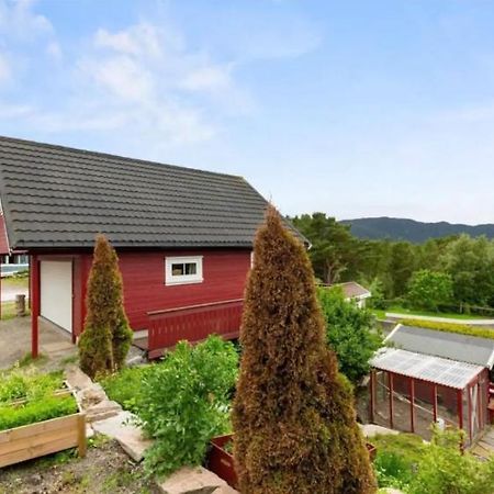 Leilighet Med Gratis Parkering Og Wifi Kristiansund Buitenkant foto