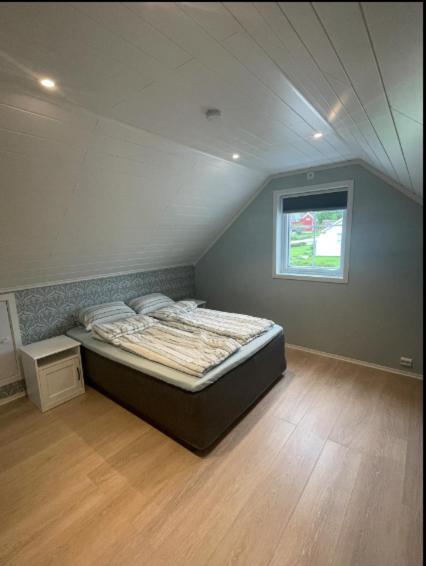Leilighet Med Gratis Parkering Og Wifi Kristiansund Buitenkant foto