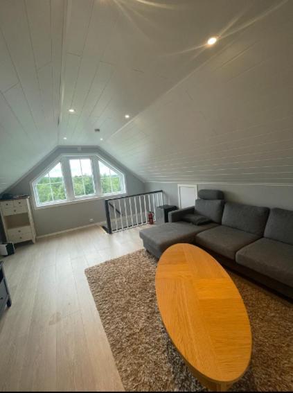 Leilighet Med Gratis Parkering Og Wifi Kristiansund Buitenkant foto